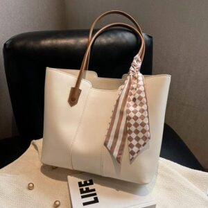 Cream clr tote